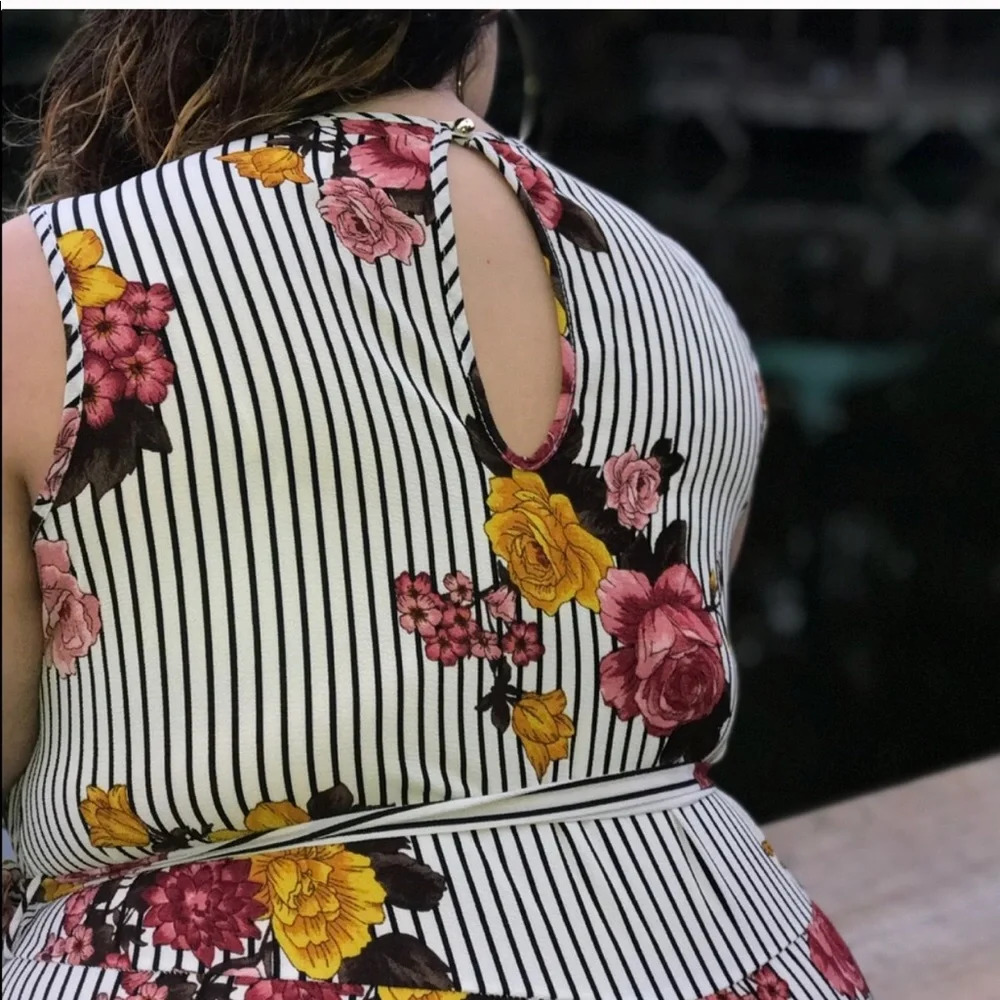 Boutique New Plus Size floral Romper - Picture 7 of 12